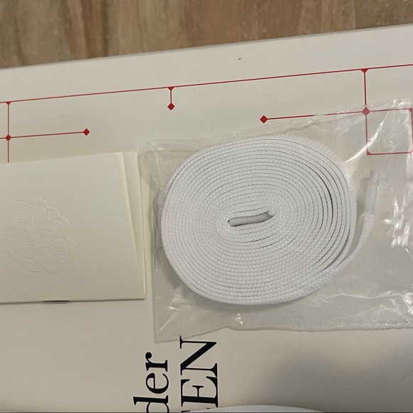 🔥Alexander McQueen oversized Leather Sneakers💃🏼 - Picture 5 of 12